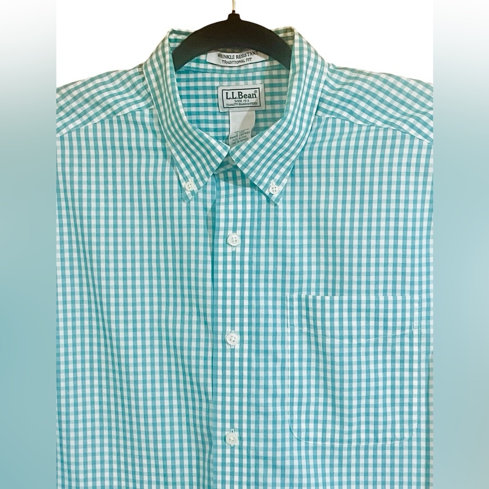 L.L. Bean Mens Short Sleeve Button Up  Blue & White checkered size Large